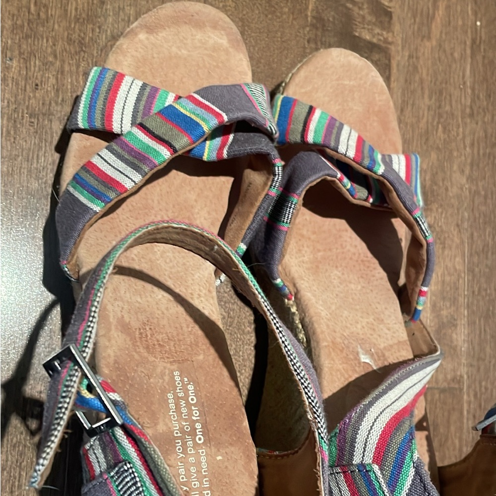 Tom’s wedge sandals